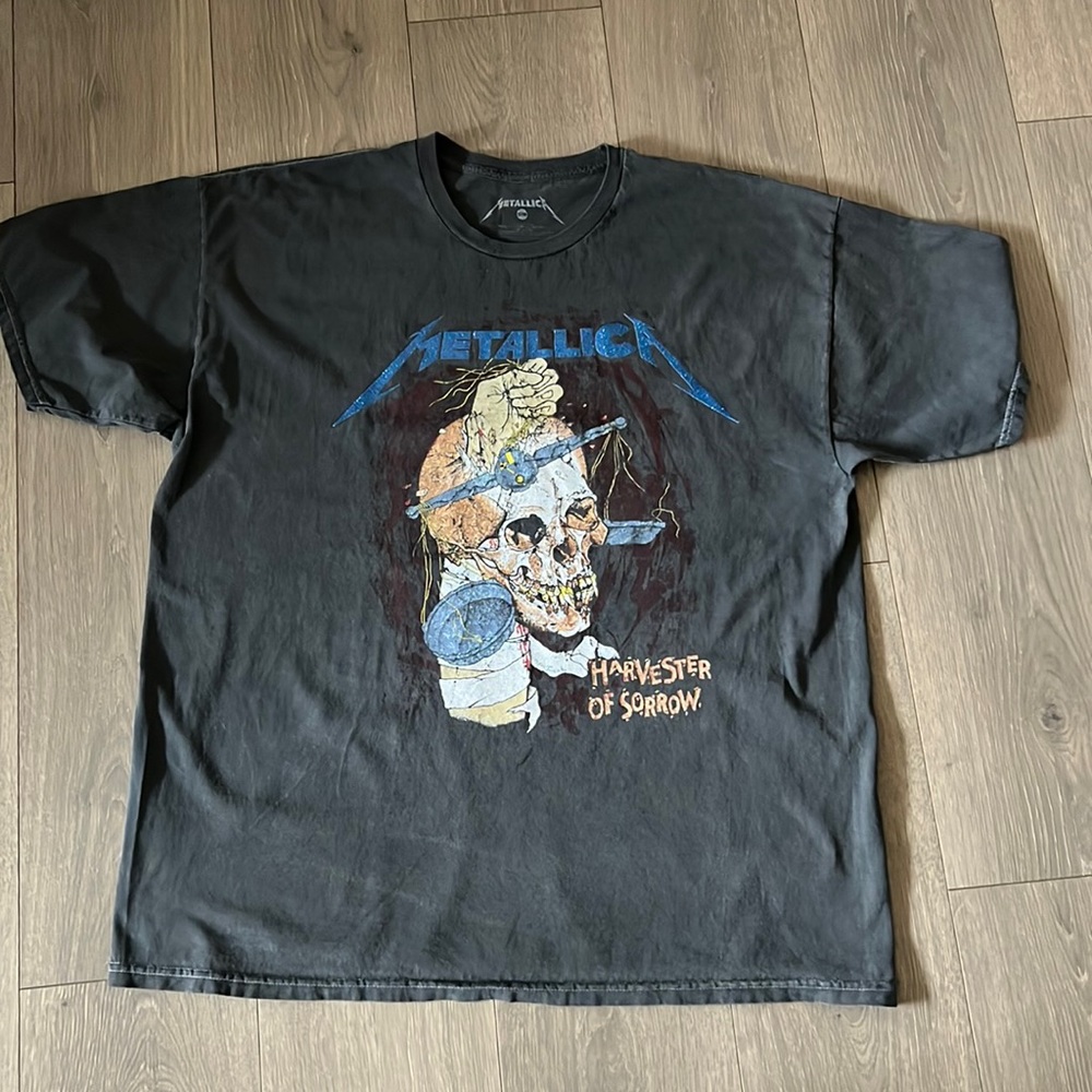 oversized metallica graphic tee